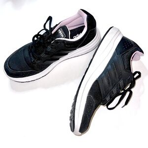 Adidas women’s black & pink running shoes athletic work out gear - size 9.5 used